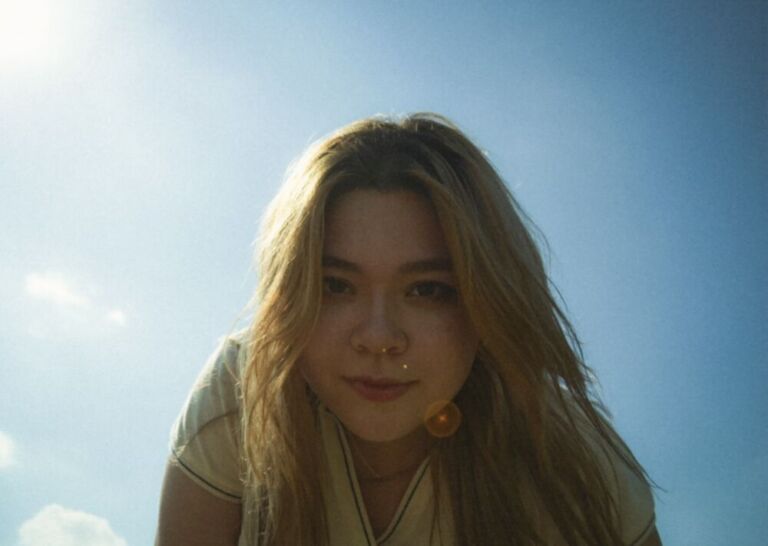 Sagiri Sol、プロデューサー・nonomiを迎えた自身初のバラード曲“all in blue”リリース