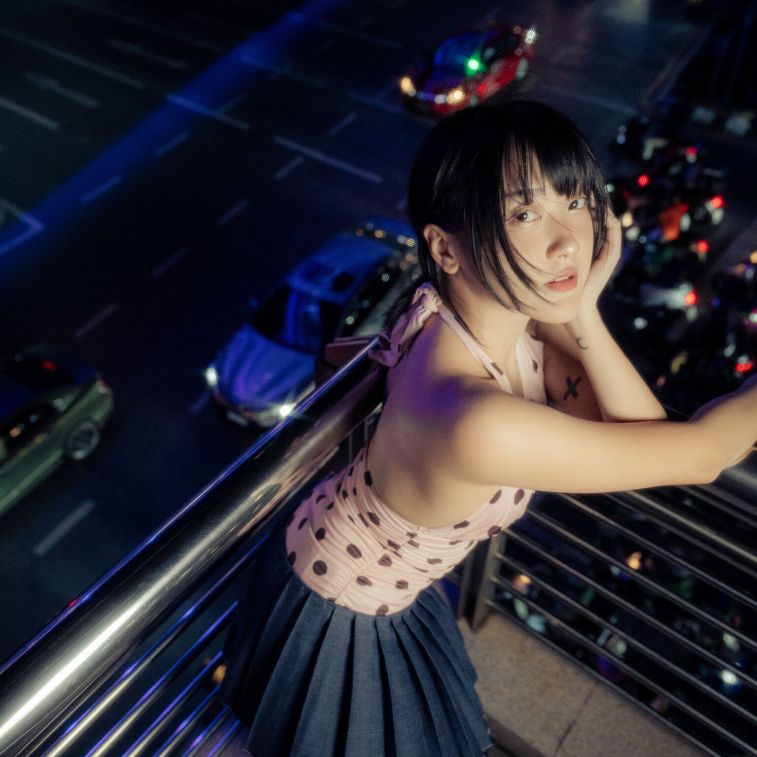 【INTERVIEW】pami ｜ タイ出身のSSWが語る、多様なキャリアとデビューアルバムの手応え、